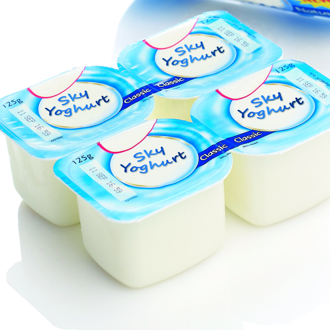Codifica e Marcatura su vasetti per yogurt -Marcatore inkjet a goccia continua Domino A520i