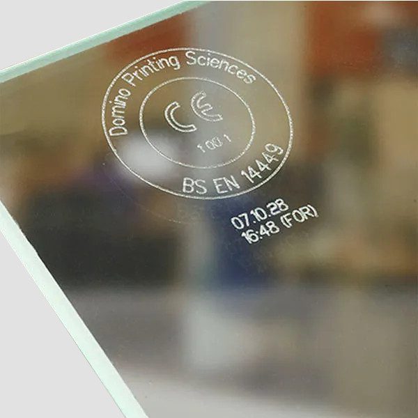 codifica laser tracciabilità stampa diretta su vetro temperato per edilizia codifica laser tracciabilità stampa diretta su vetro temperato per edilizia
