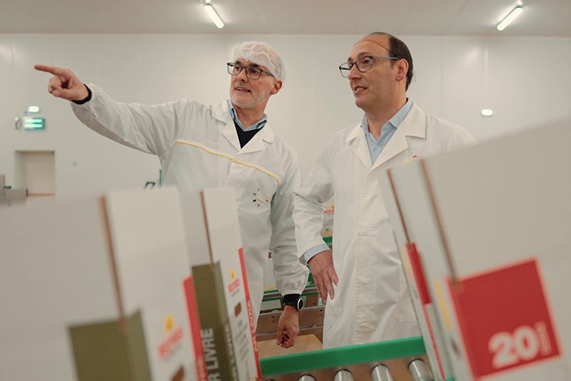 persone presenti sulla linea di produzione del grupo cac